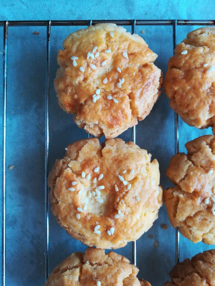 轻轻一按就碎掉的原味桃酥（不输猪油版）