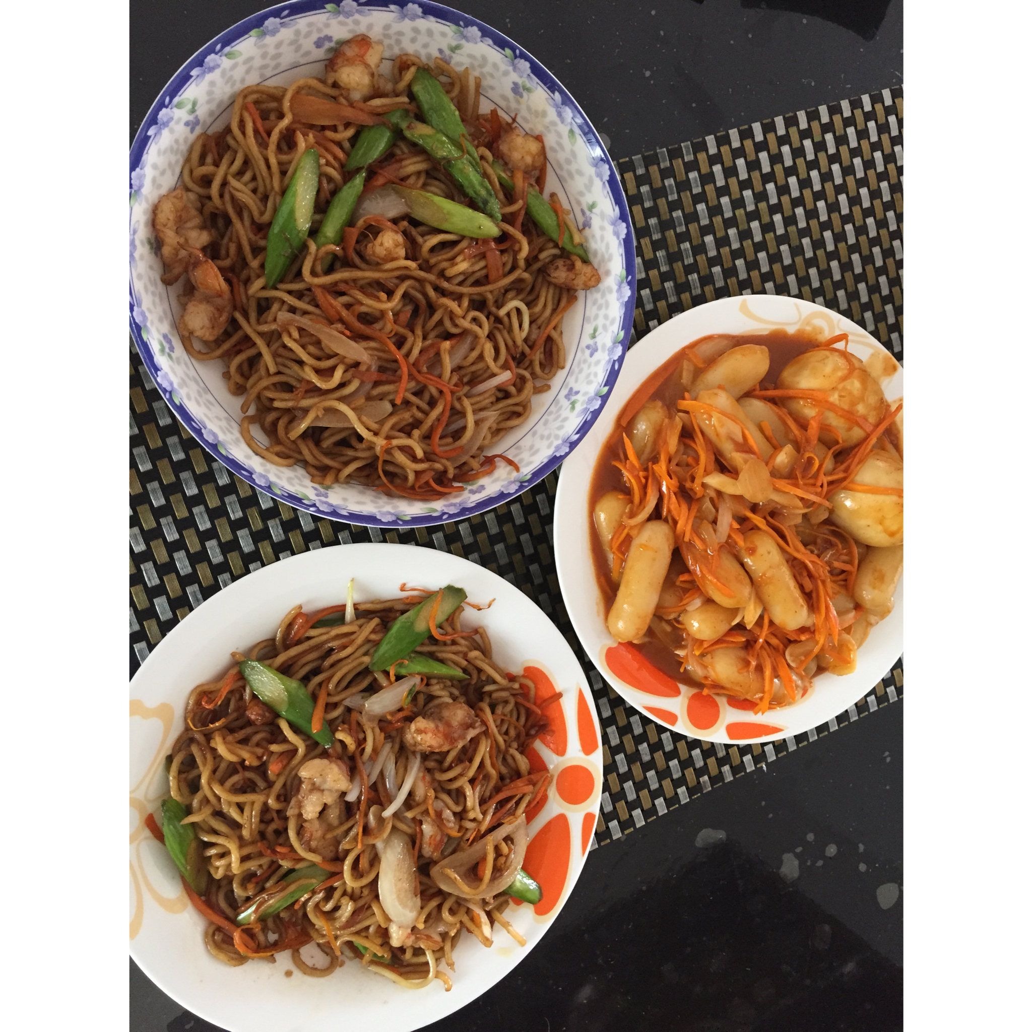 家常炒面：簡單、快捷，美味。