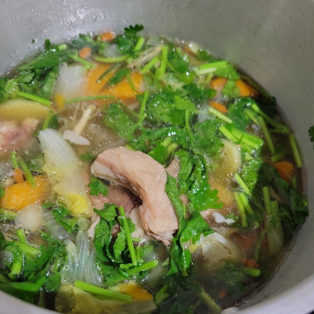 清炖滋补羊排汤