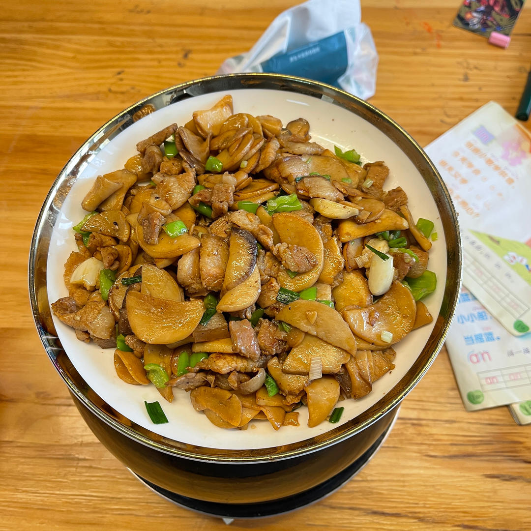杏鲍菇炒肉