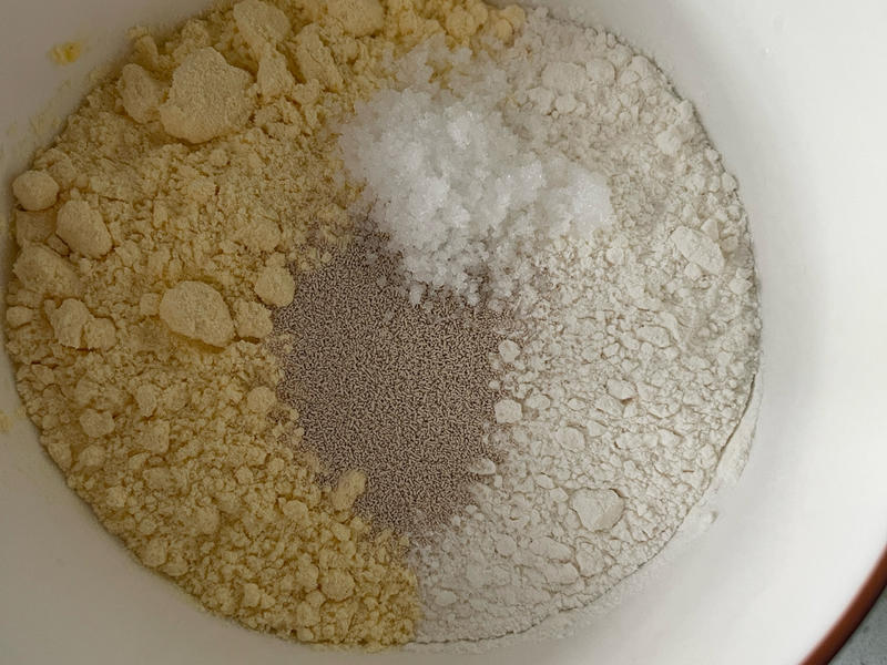 纯奶手撕吐司的做法 步骤1