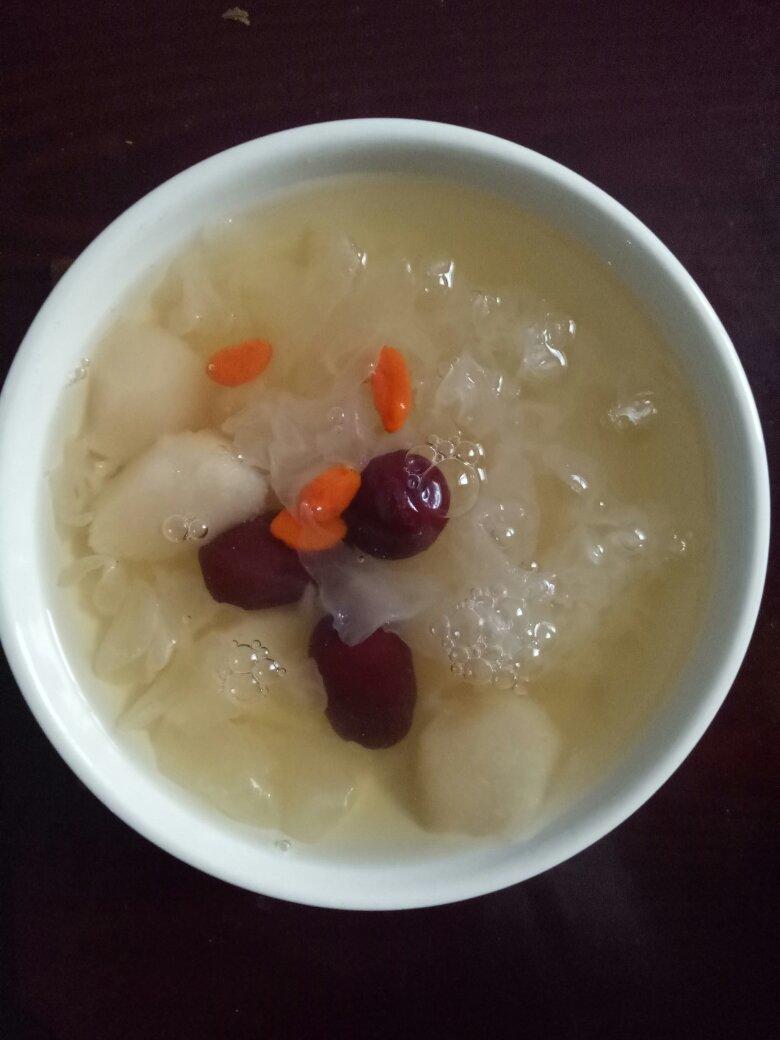红枣银耳汤