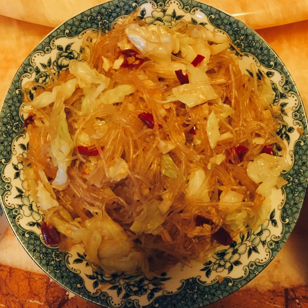 包菜粉丝炒鸡蛋