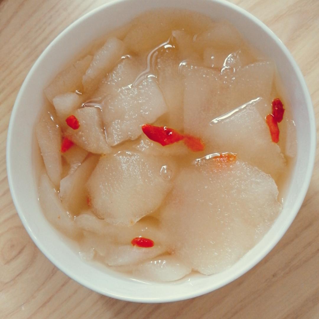 冰糖枸杞雪梨