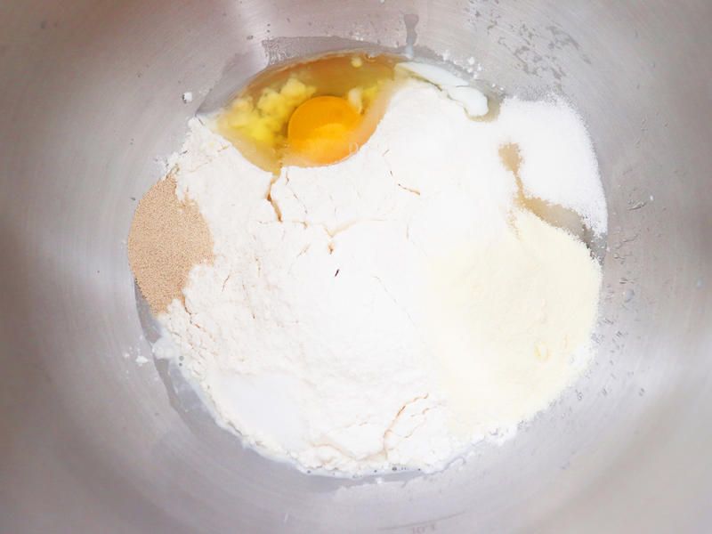 纯奶手撕吐司的做法 步骤1