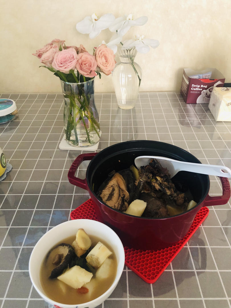 山药红枣乌鸡汤