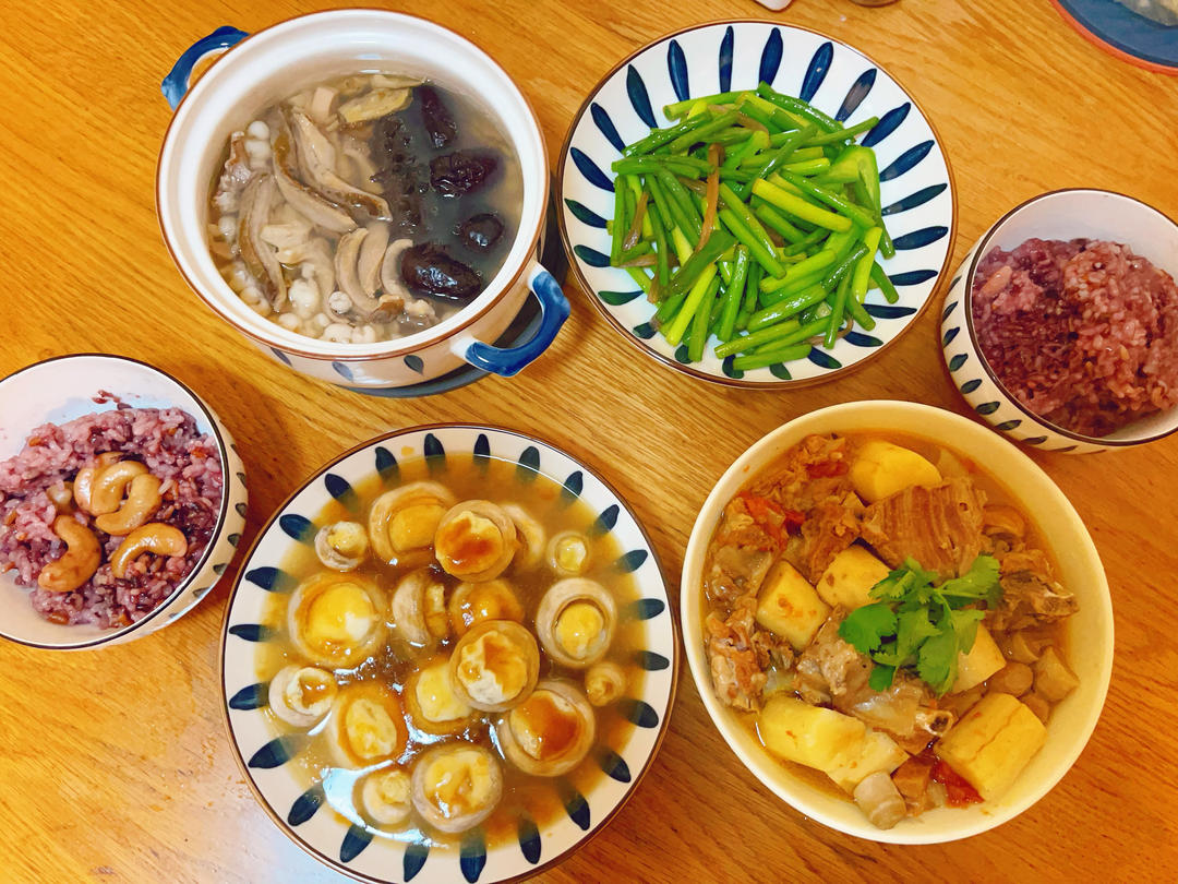 节日聚餐时刻