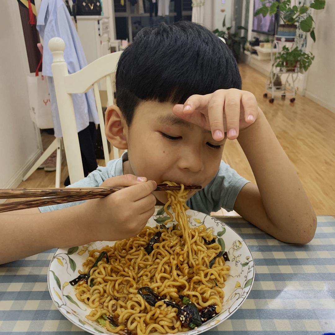 10分钟搞定的一碗葱油拌面