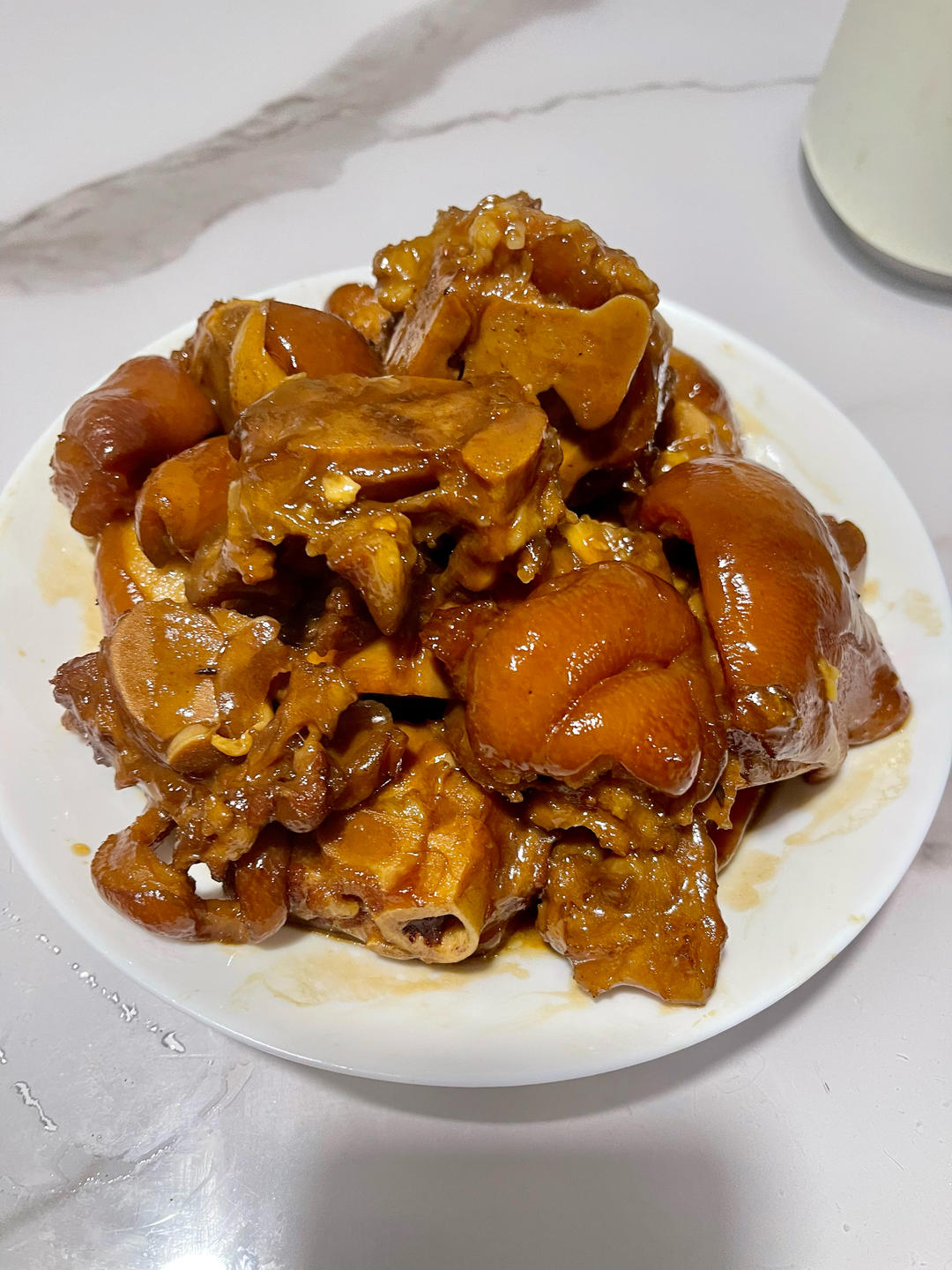 美味的家常菜：红烧猪蹄