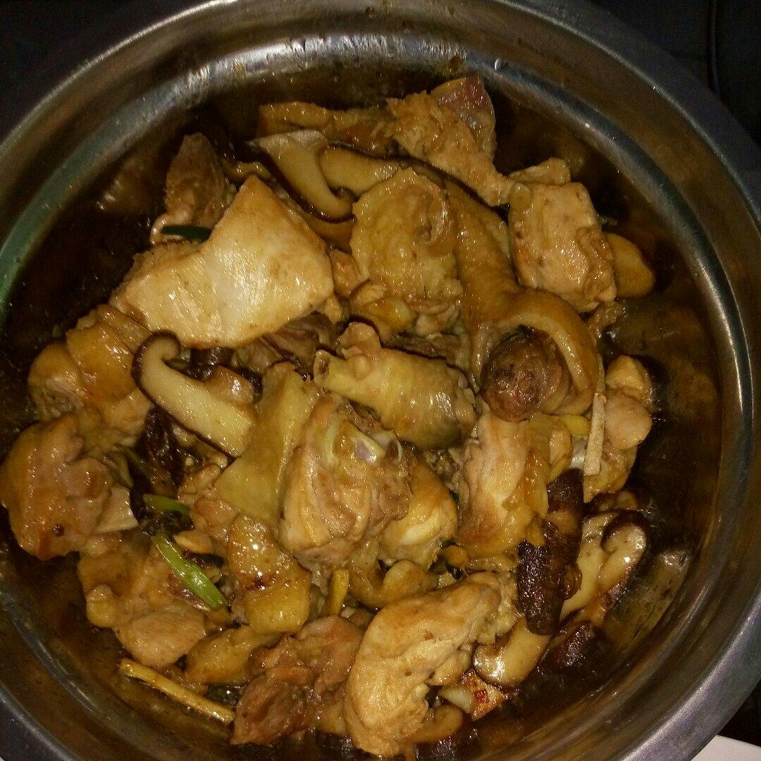 蘑菇滑鸡（香菇滑鸡）