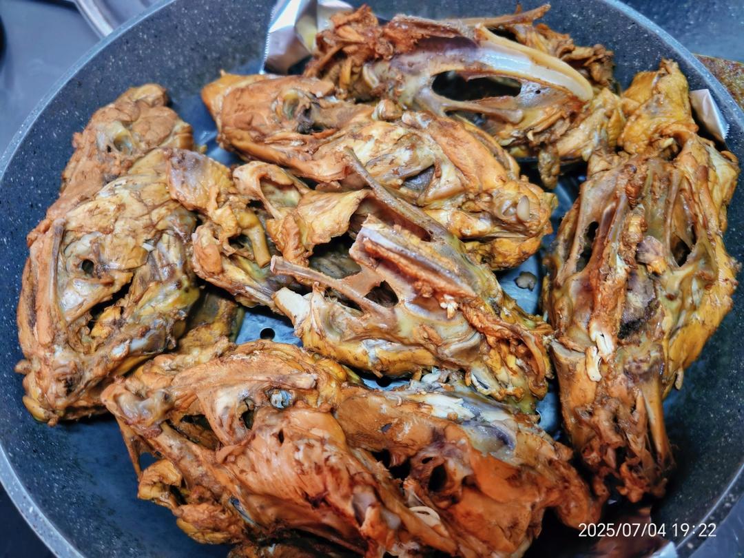 在家也能复刻的沈阳熏拌鸡架！好吃！