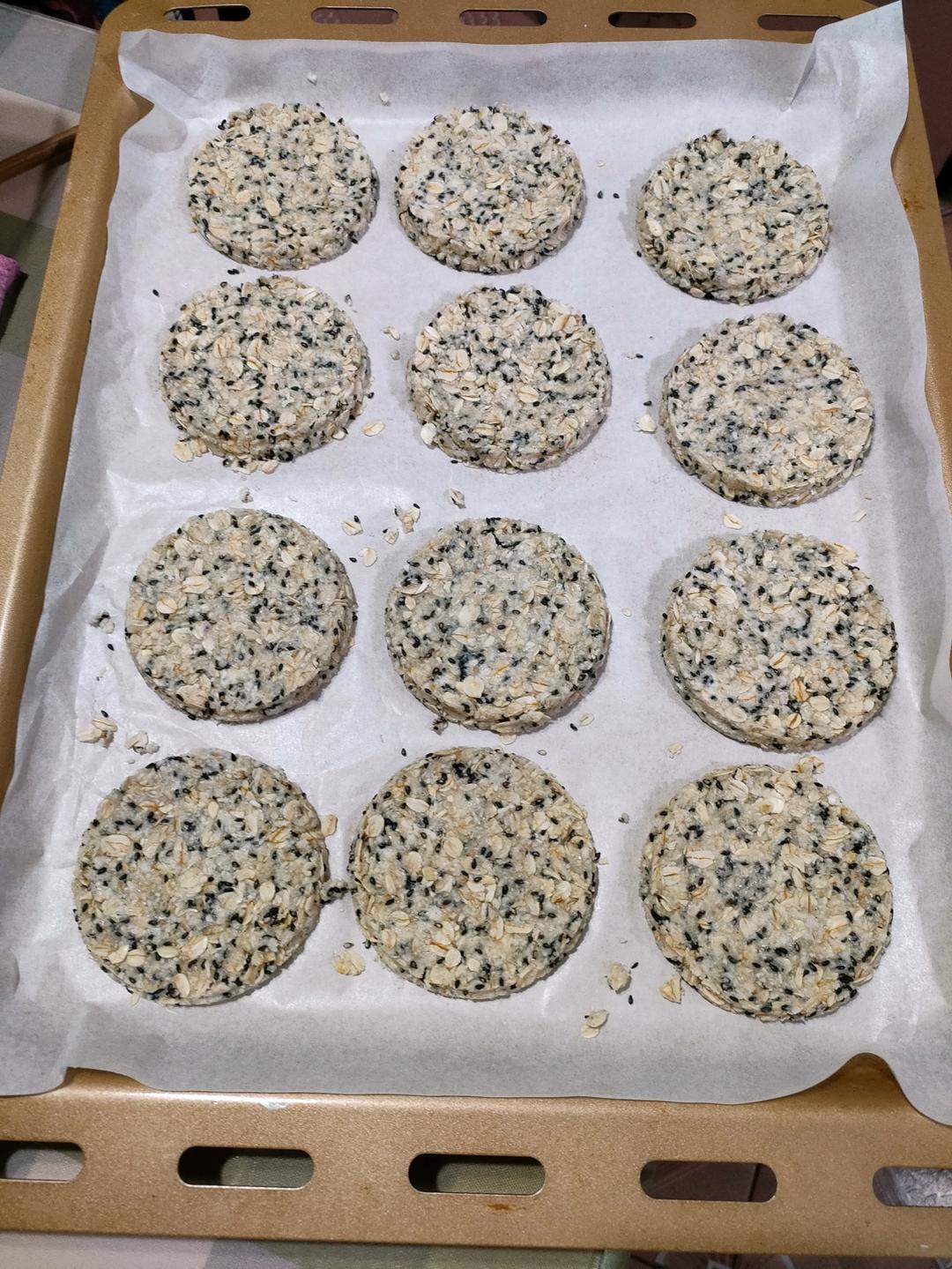 素食:有机燕麦芝麻大饼干