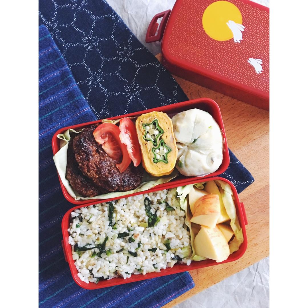 日式肉饼土豆沙拉便当