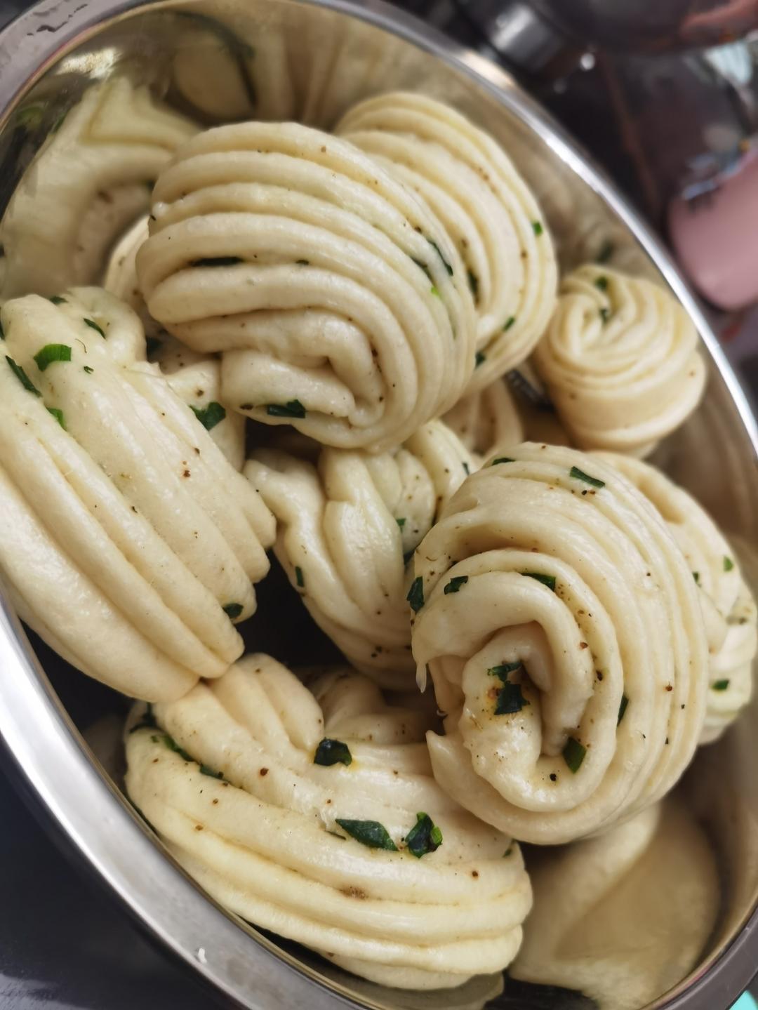 葱油花卷，一根筷子卷出漂亮的造型