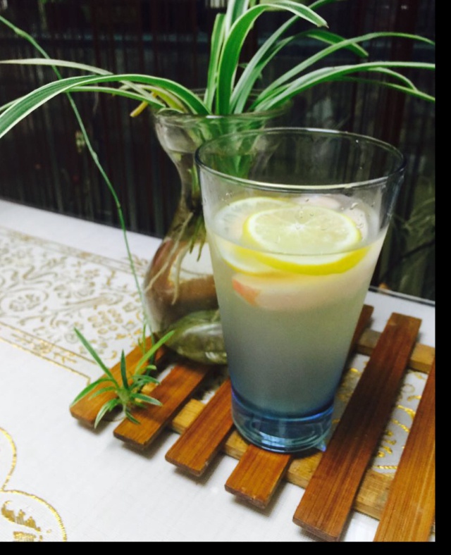 夏日清凉桃子汽水
