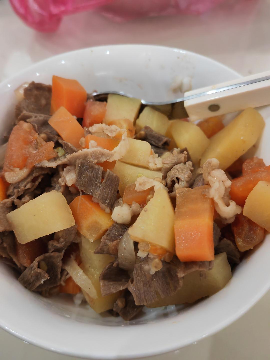 超快手的番茄土豆肥牛饭