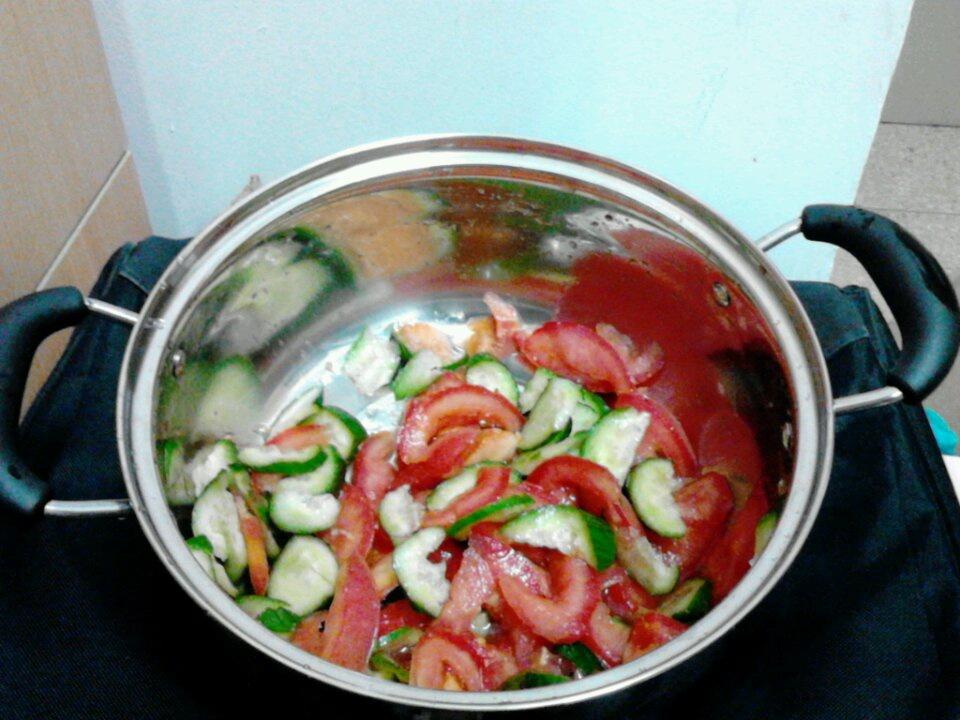黄瓜调戏西红柿的做法
