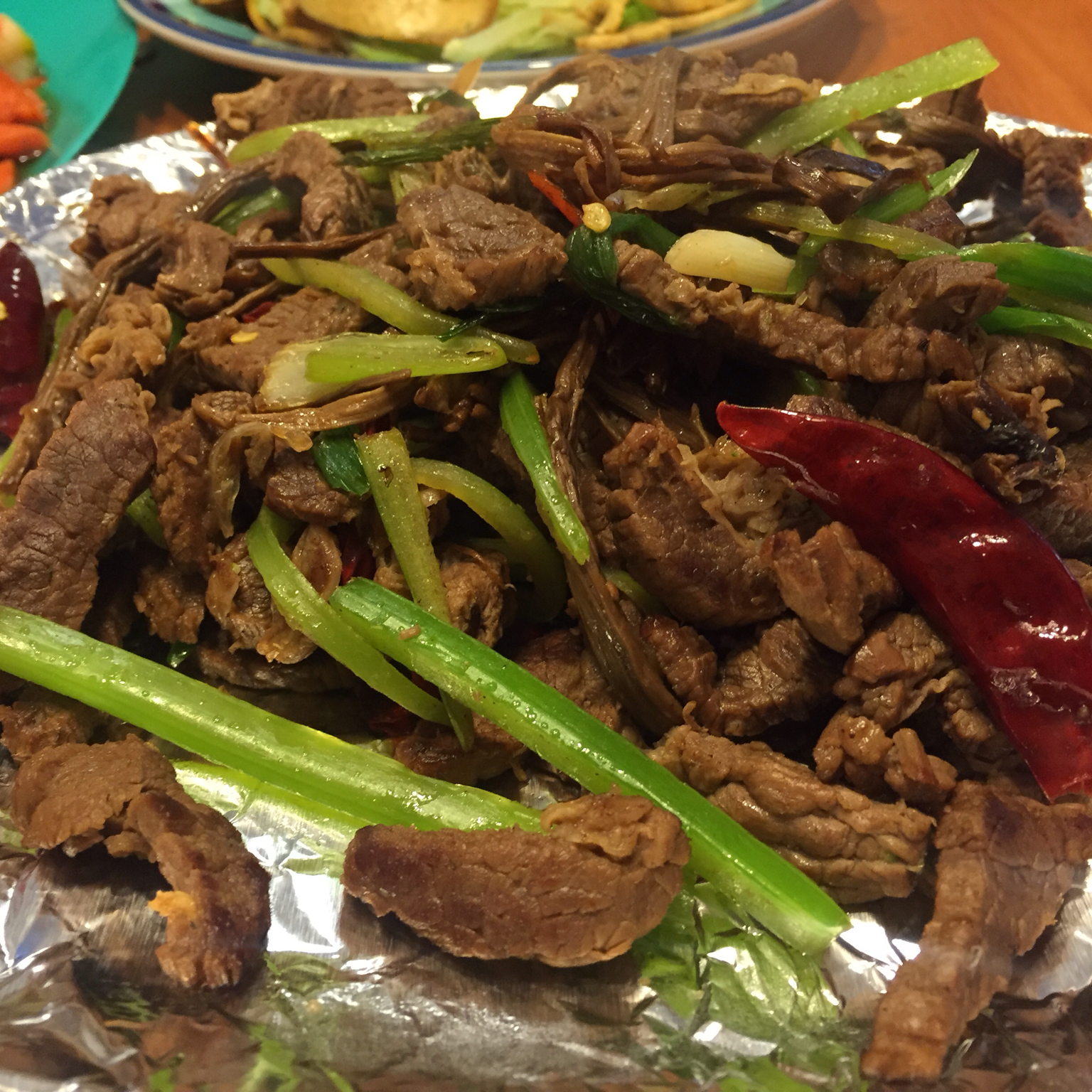 牛肉丝炒茶树菇