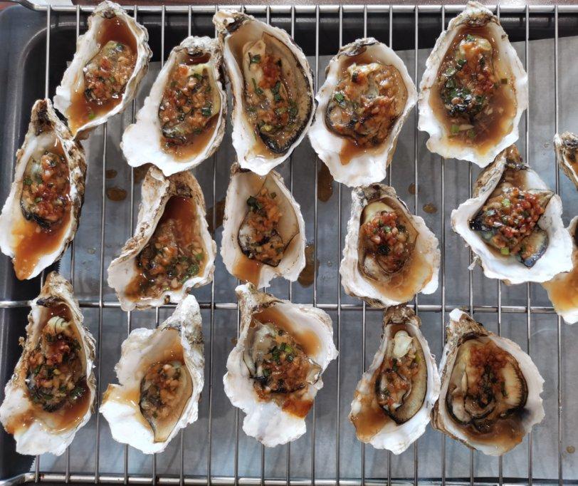 完胜大排档的蒜蓉烤生蚝（烤箱版）