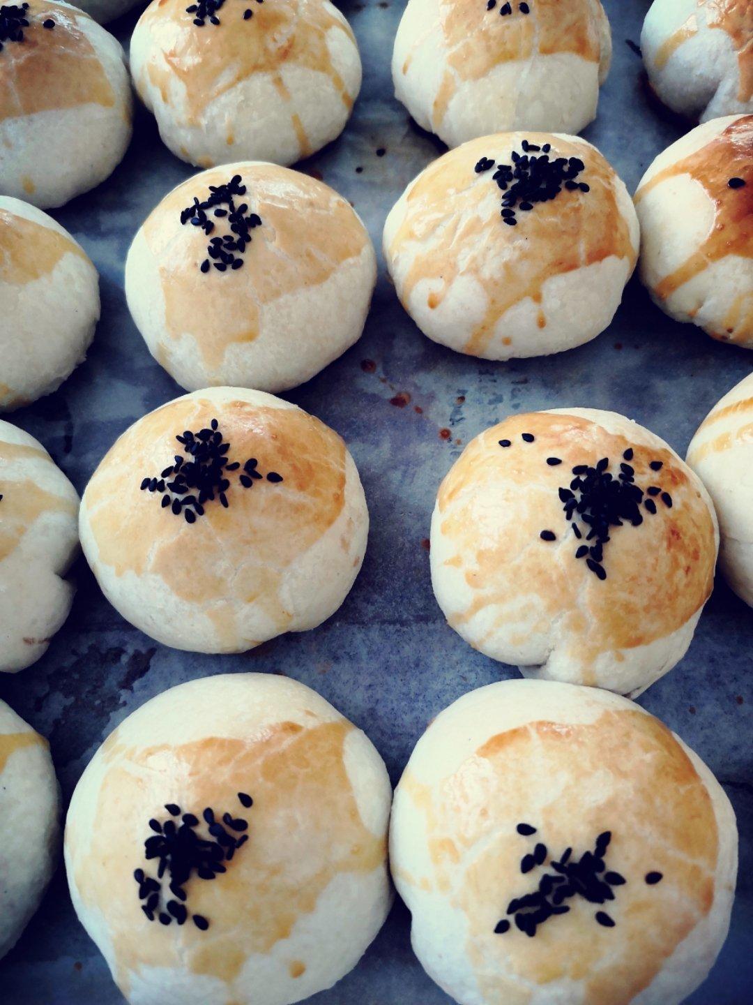 掉渣渣的蛋黄酥（超详细的方子）