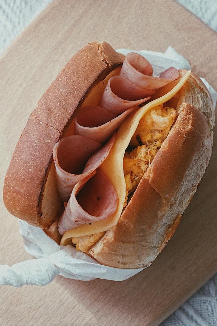 如何做超厚的沼三明治~详细tip！牛油果鸡蛋午餐肉三明治~