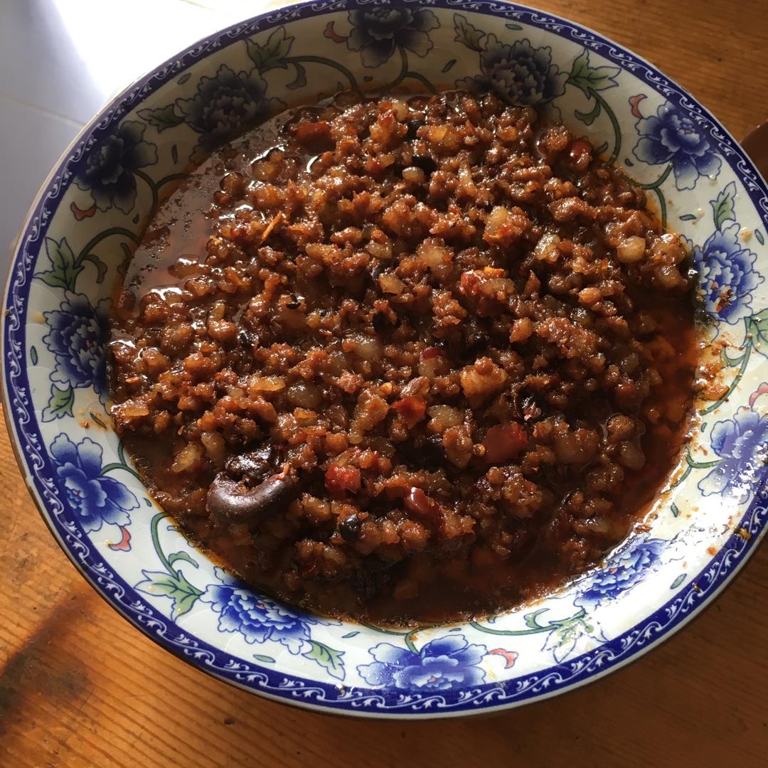 自制杂酱 阿潘尼做的自制杂酱 赞 猪肉,姜末蒜末