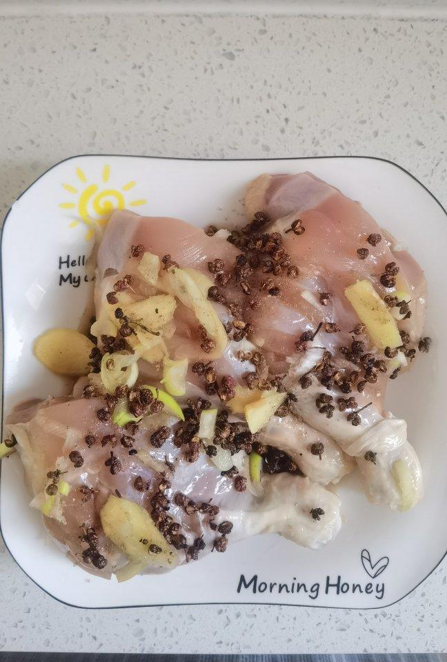 鲜嫩多汁爆好吃椒盐蒸鸡腿