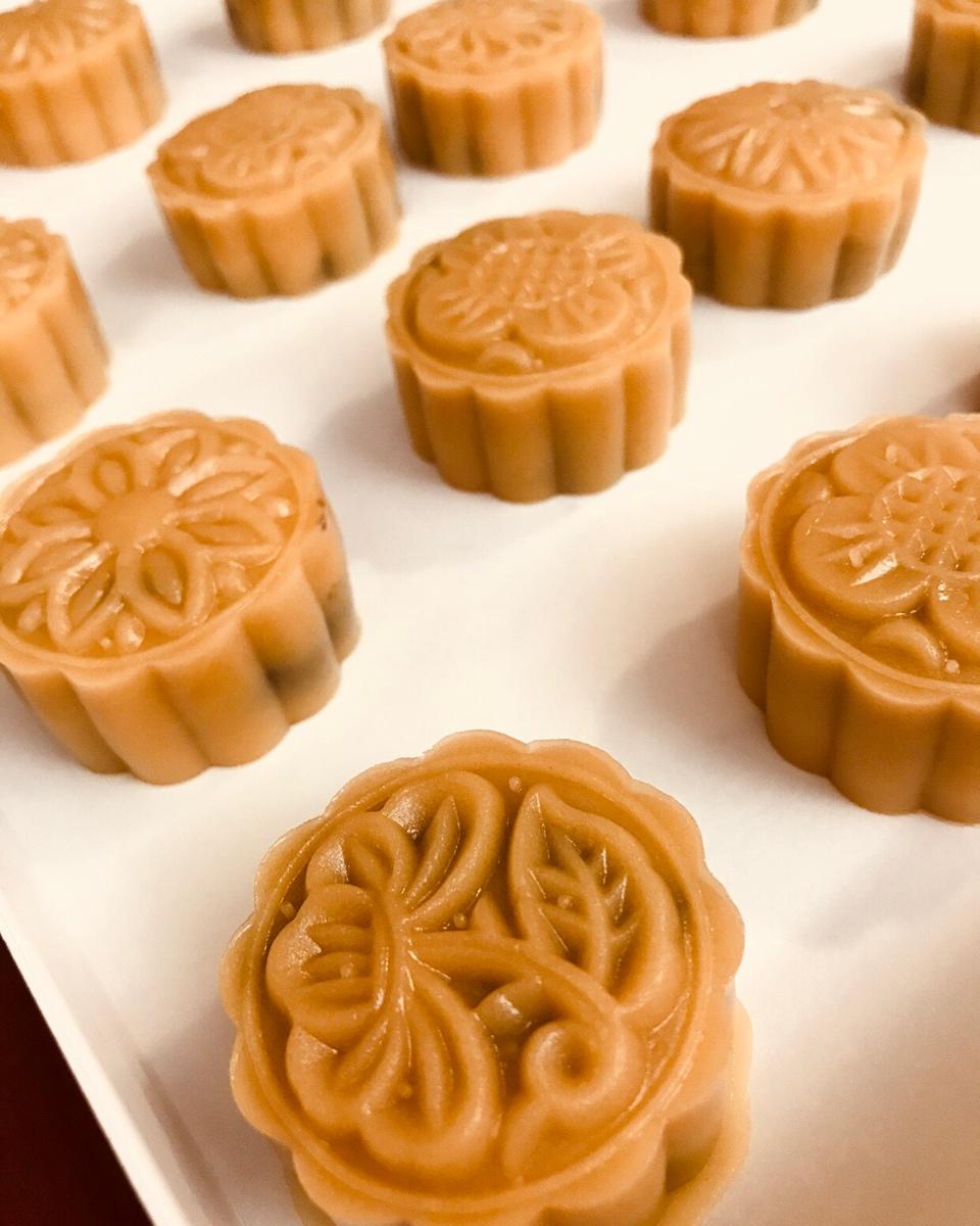 广式莲蓉蛋黄月饼