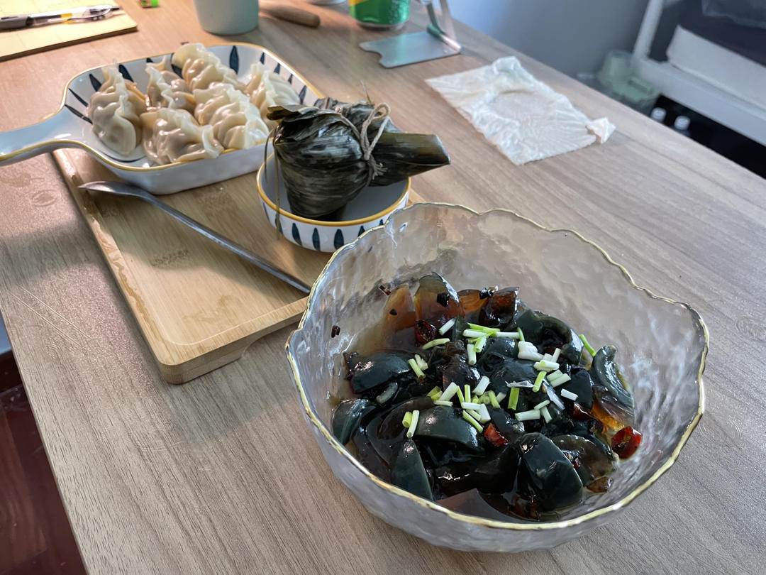 凉拌皮蛋