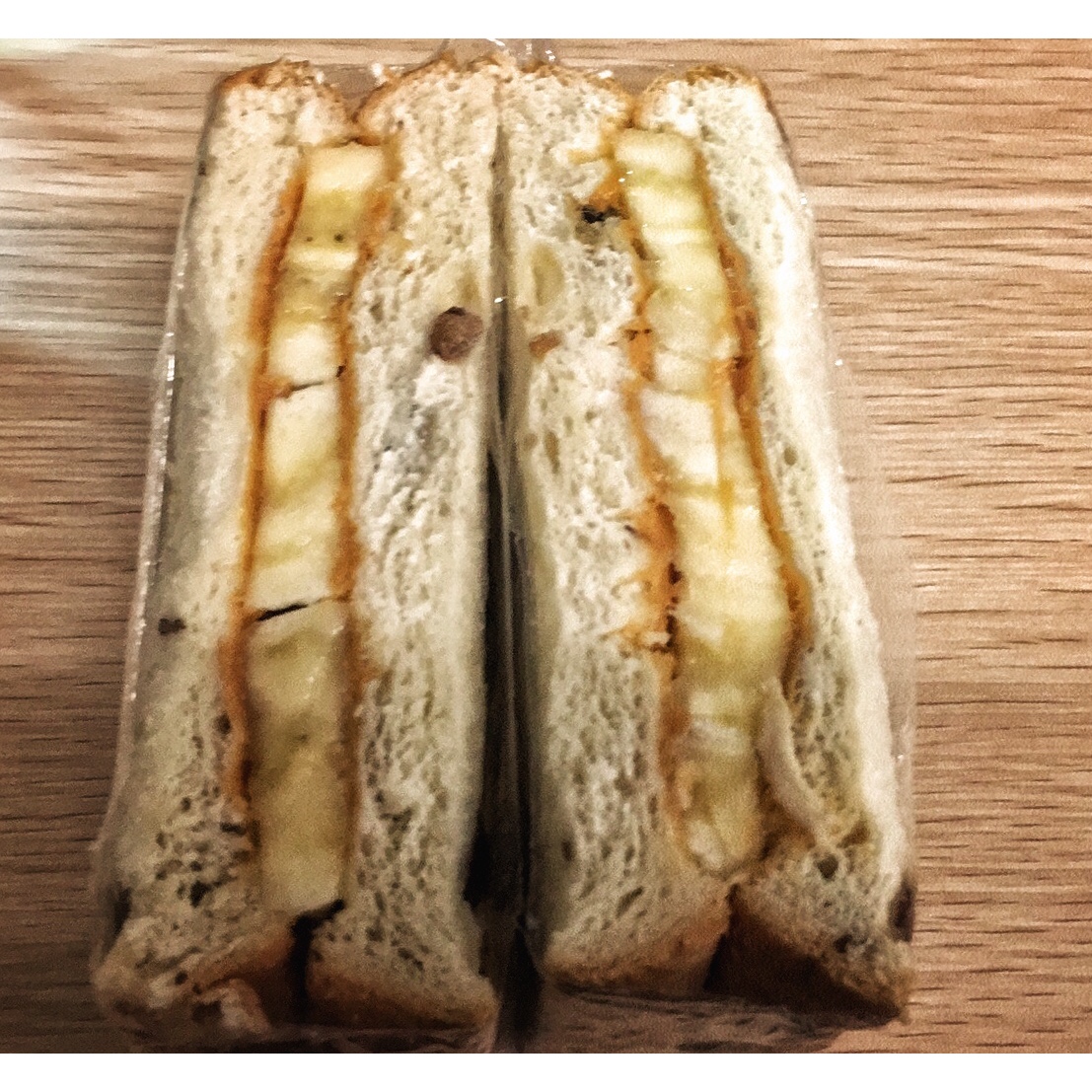 花生酱香蕉三明治