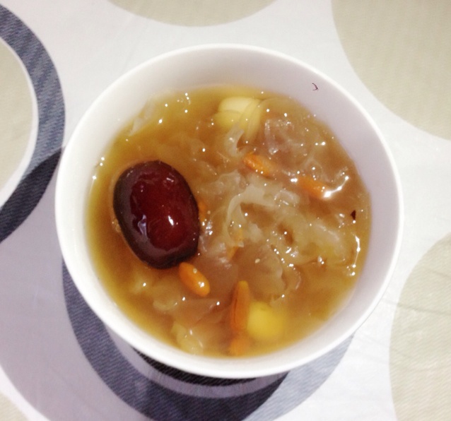 冰糖雪梨银耳汤