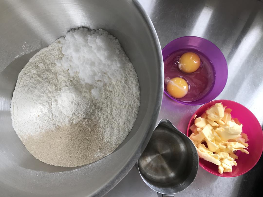 纯奶手撕吐司的做法 步骤1
