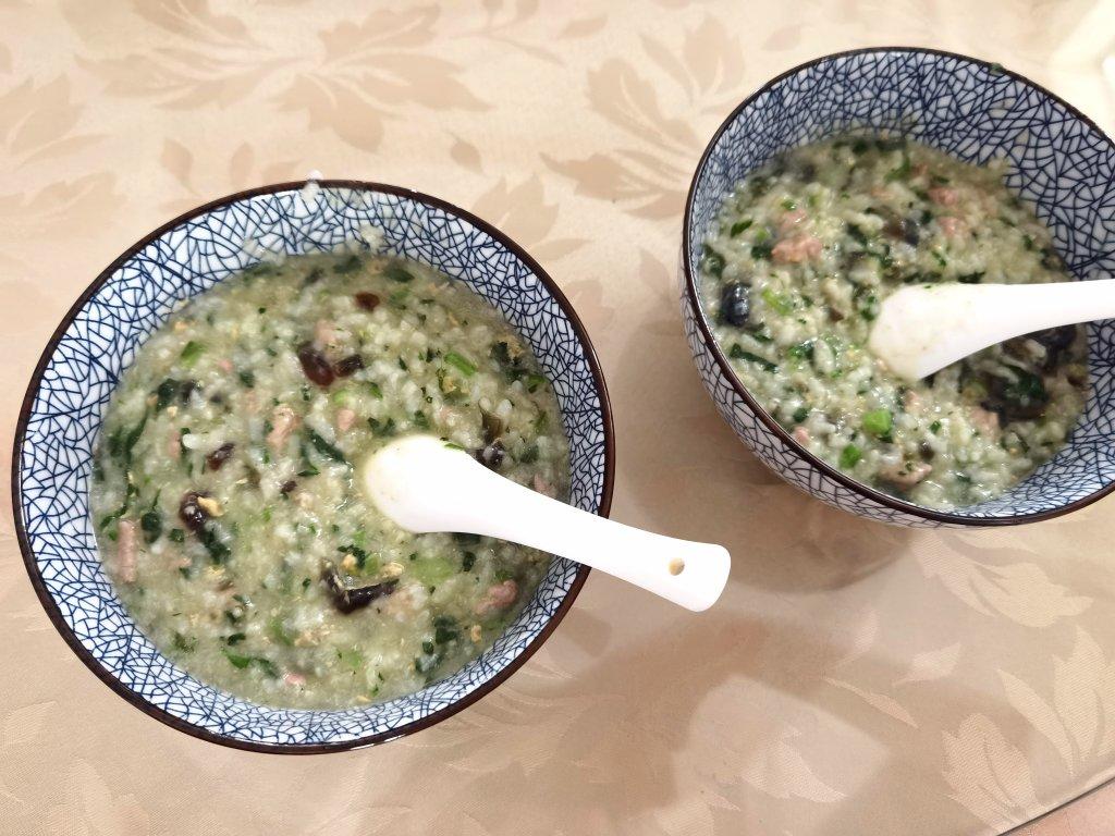 妈妈👩教我做的皮蛋瘦肉粥🥣简单快捷美味😋