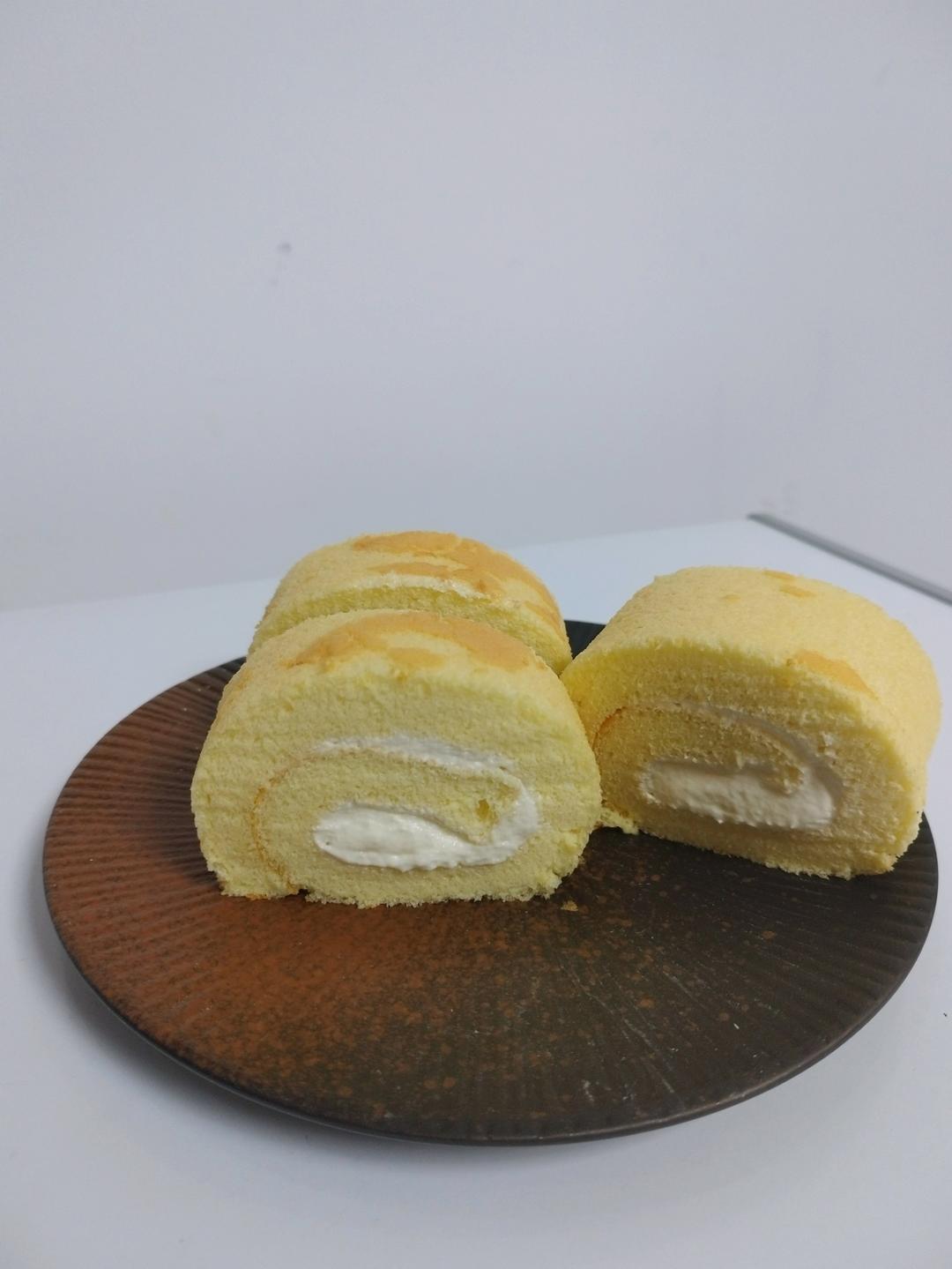超详细的瑞士卷奶油蛋糕卷原味蛋糕卷的制作方法 饱满不掉皮不开裂（附模具换算方法）