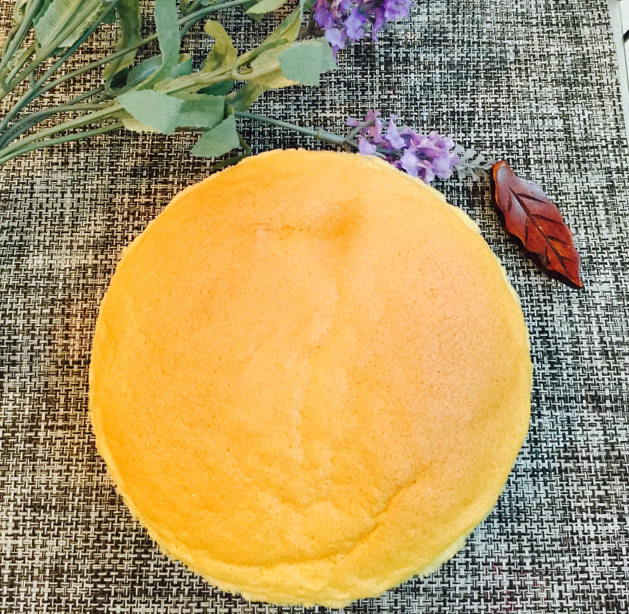 超简单完美戚风蛋糕（6寸2蛋）附打发、翻拌、脱模视频