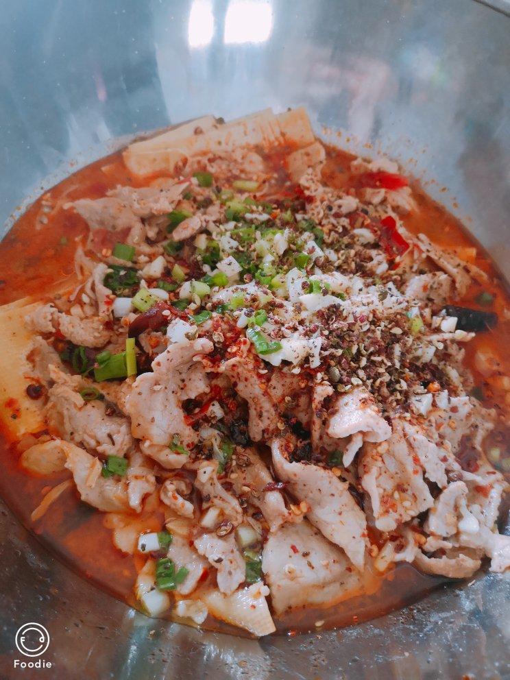 厨师长教你：“水煮肉片”的正宗做法，这味道真的很四川
