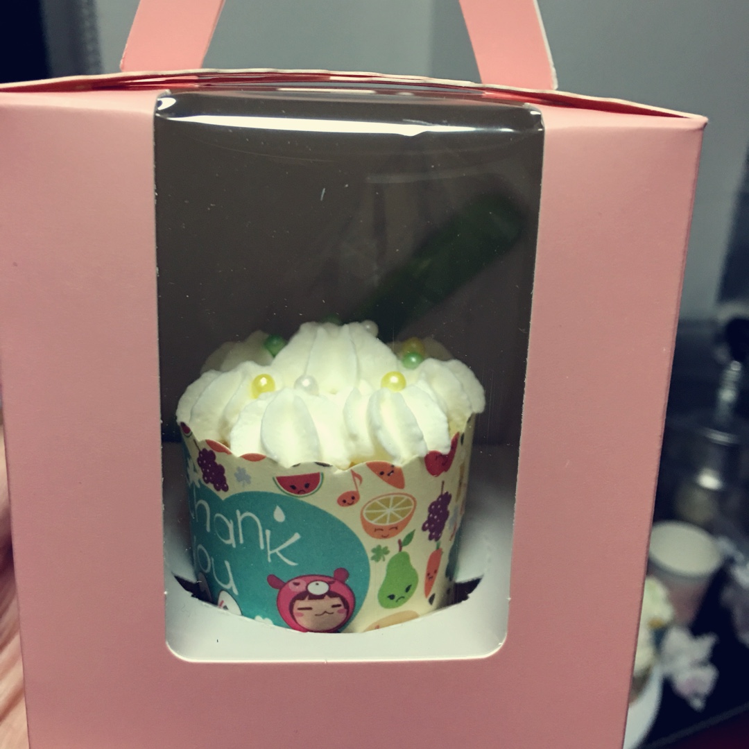 软绵绵戚风纸杯蛋糕