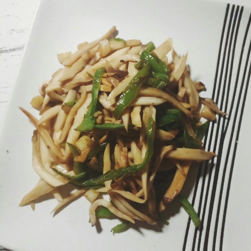 青椒素炒杏鲍菇