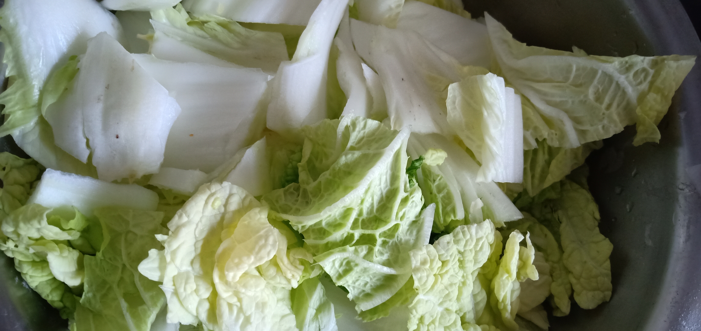 白菜炖鱼丸的做法 步骤1