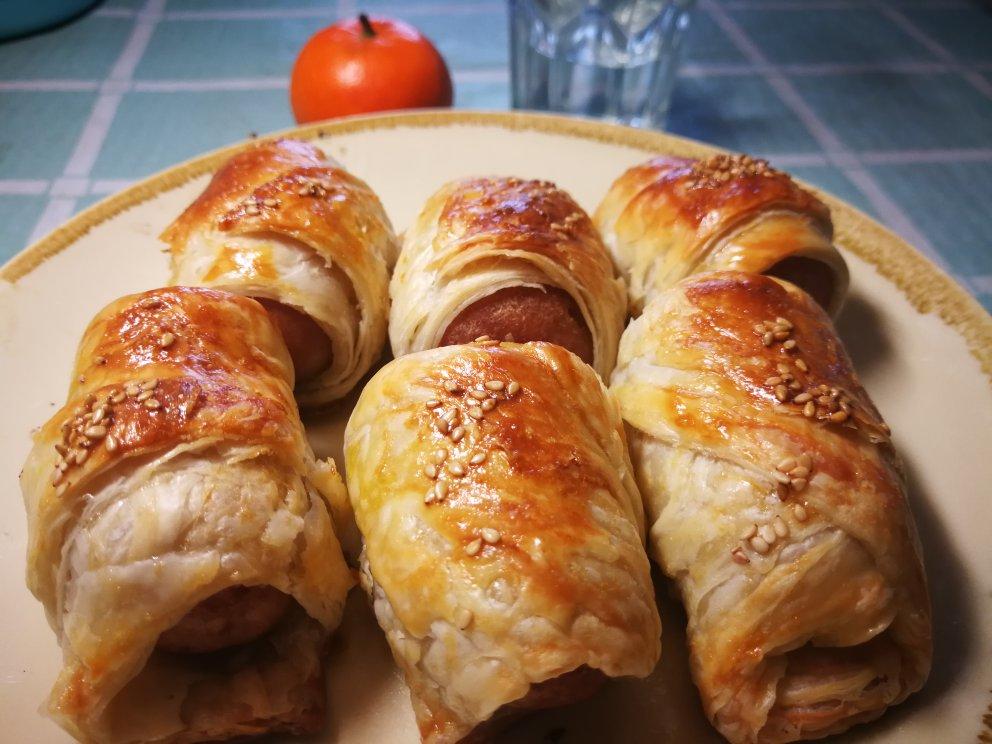 香肠酥皮卷：手抓饼皮还能这样吃，不用和面快速搞定早餐