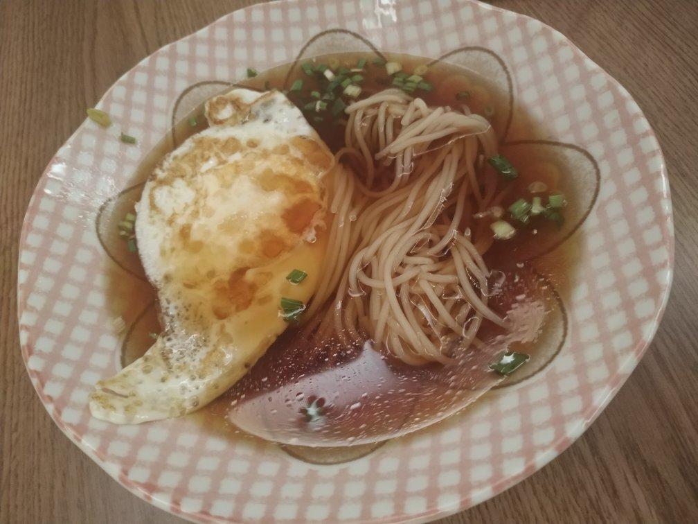 早餐来一碗清汤面，色香味俱全！