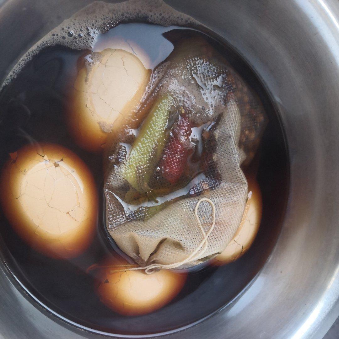 家用锅煮五香茶鸡蛋