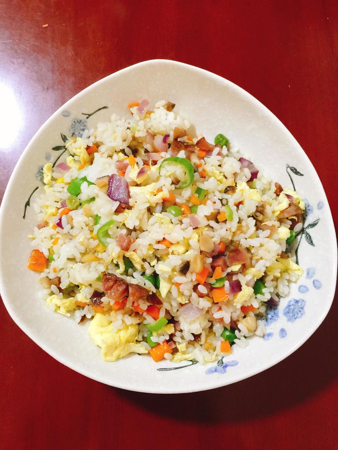 七彩炒饭的做法