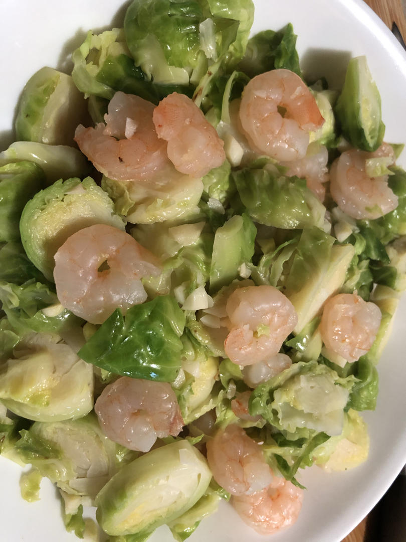 柠檬风味虾仁炒小甘蓝菜