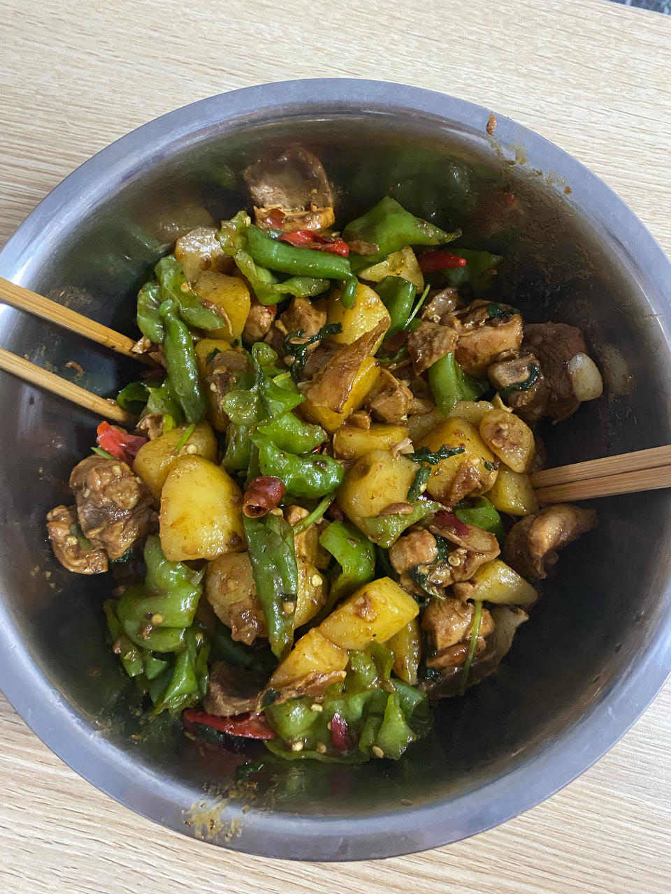 厨师长教你：鲁菜“枣庄辣子鸡”的家常做法，汁香味浓，鲜辣过瘾