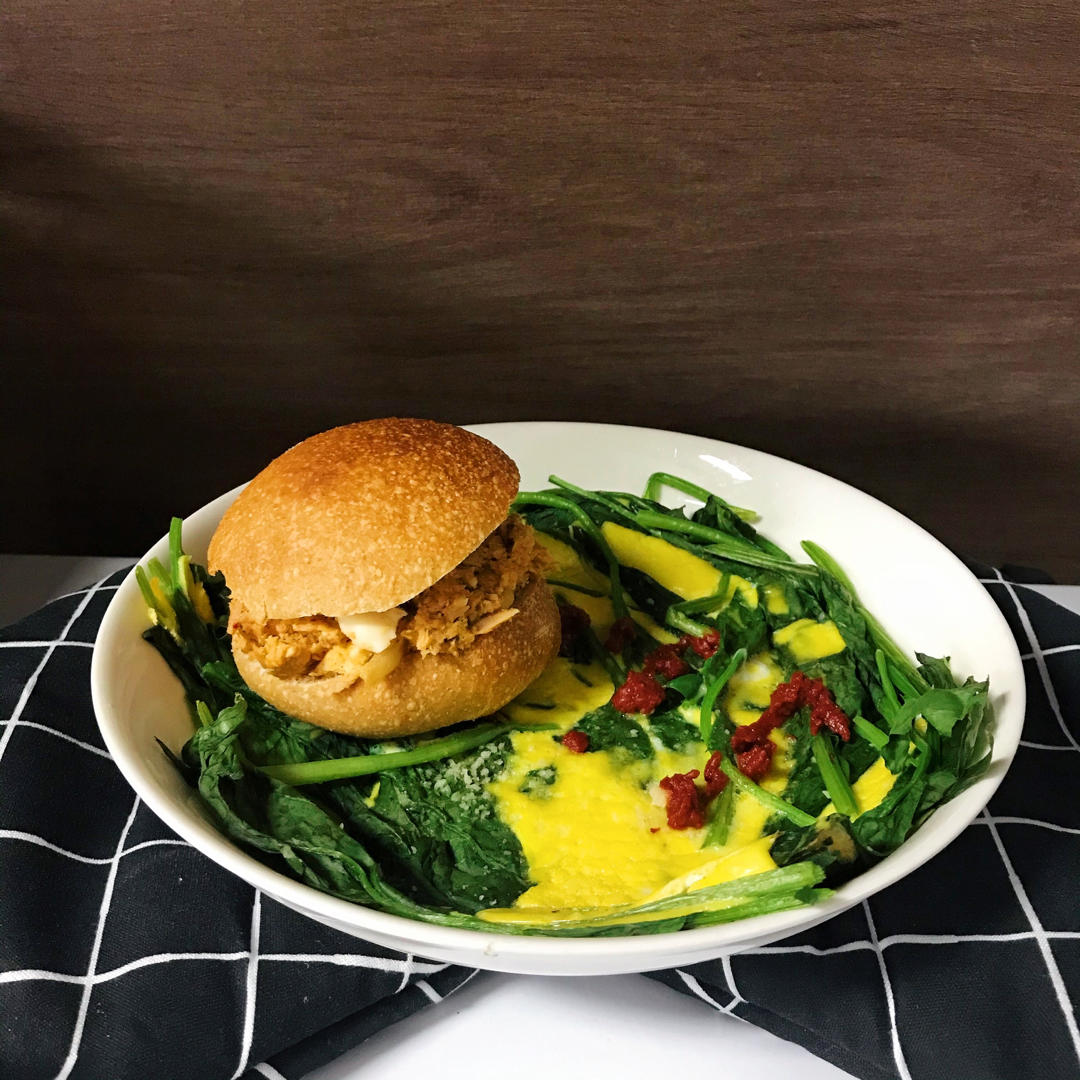 菠菜奶酪烘蛋 (无油快手早餐! )