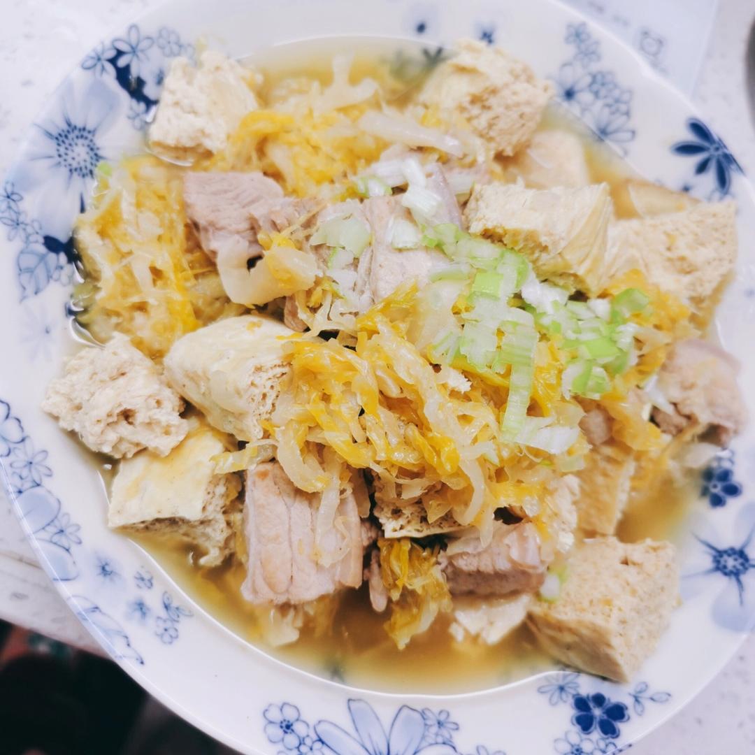 五花肉酸菜冻豆腐