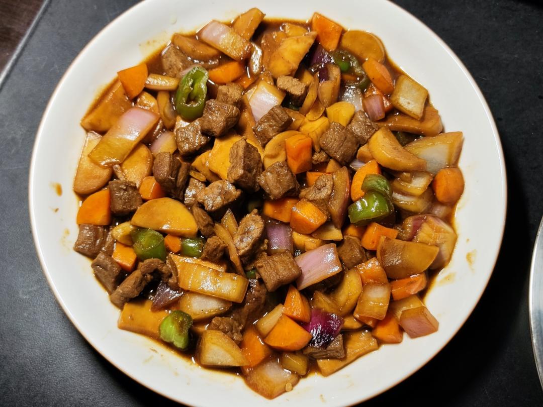 洋葱蘑菇牛肉粒