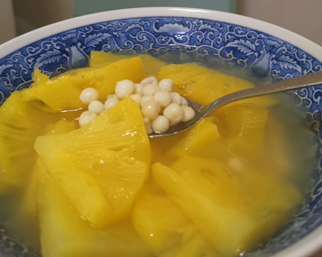 菠萝鸡头米糖水的做法