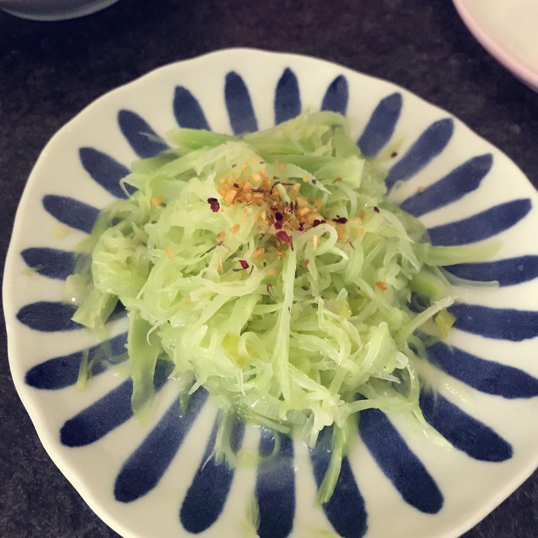 凉拌莴笋丝